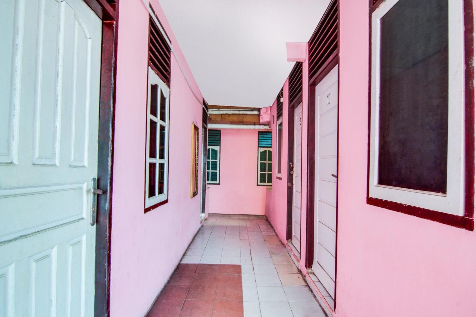 Hotel Spot On 91858 Raja Syariah 2*